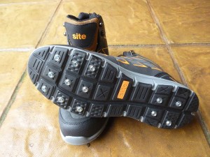 Studded boots for fishing