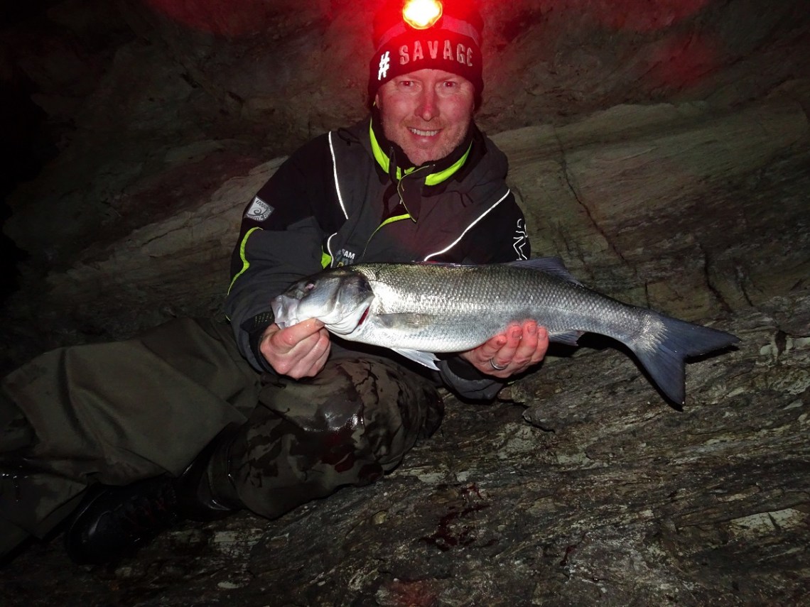 night lure fishing